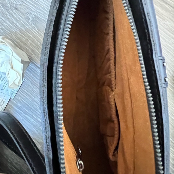 Patricia Nash Black Crossbody Bag with Embossed Leather - Picture 4 of 5